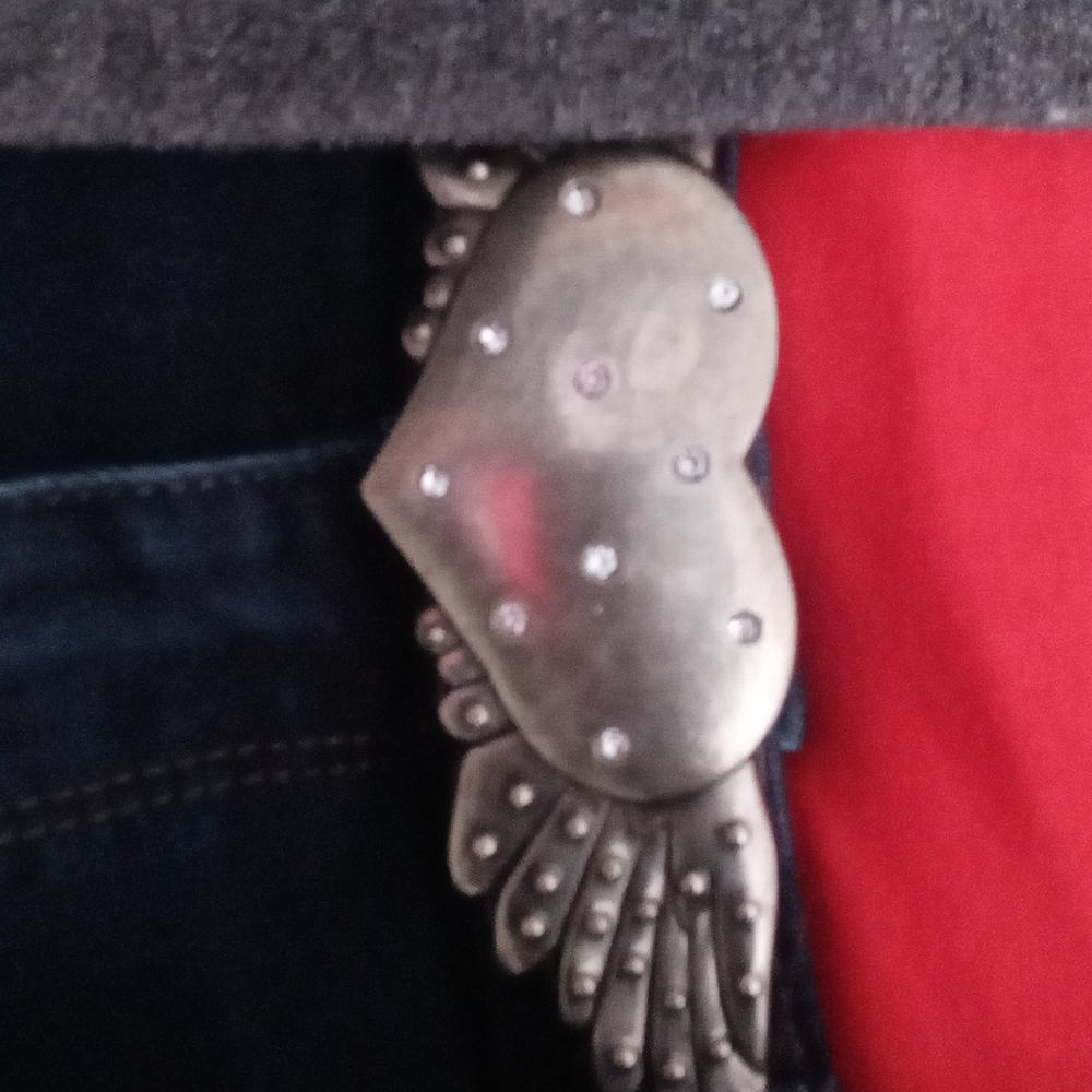 Belt With Heart and wings rhinestone and metal studed. - Picture 9 of 10